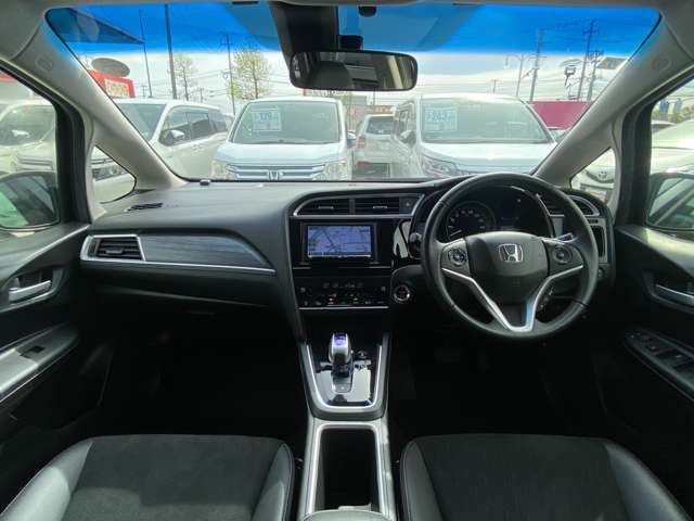 ホンダ シャトル １．５ ハイブリッド Ｚ ４ＷＤ H27年 (東北) 99