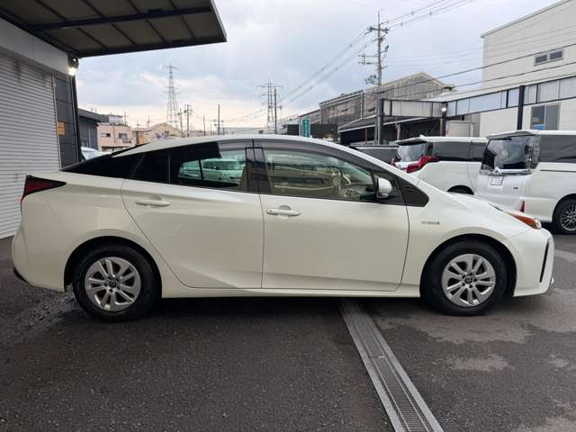 トヨタ プリウス １．８ Ｓ R1年 (近畿) 99