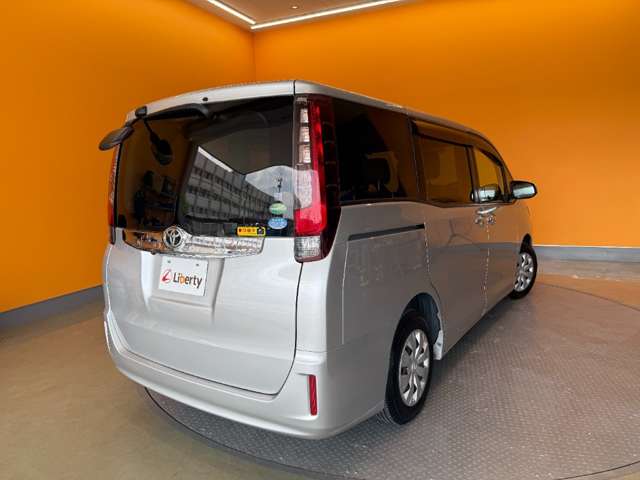 トヨタ ノア ２．０ Ｘ Ｖパッケージ H27年 (近畿) 99