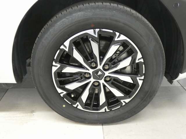 トヨタ シエンタ　ハイブリッド ハイブリッド １．５ Ｚ Ｅ－ＦＯＵＲ ４ＷＤ R8年 (東北) 99