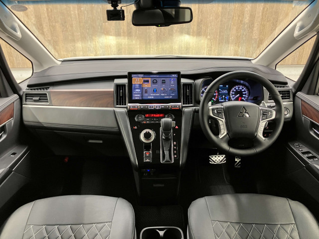 三菱 デリカ　Ｄ：５ ２．２ Ｐ ディーゼルターボ ４ＷＤ R6年 (近畿) 99