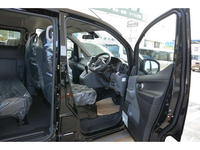 日産 ＮＶ２００バネット １．６ １６Ｘ－３Ｒ R8年 (近畿) 99