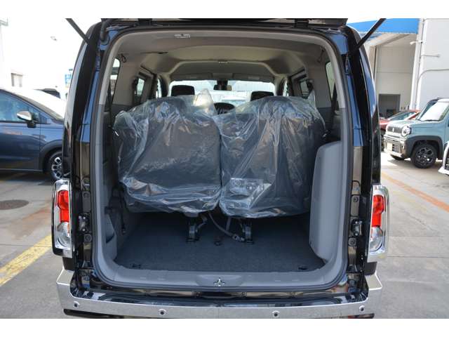 日産 ＮＶ２００バネット １．６ １６Ｘ－３Ｒ R8年 (近畿) 99