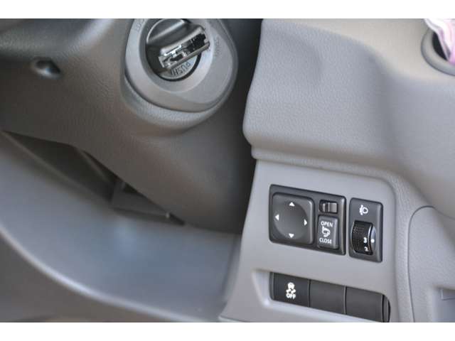 日産 ＮＶ２００バネット １．６ １６Ｘ－３Ｒ R8年 (近畿) 99