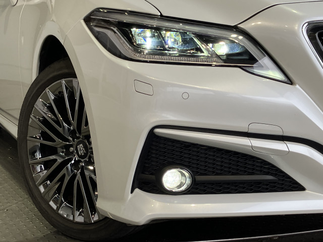 トヨタ クラウン　ハイブリッド ハイブリッド ２．５ Ｇ エグゼクティブ ＦＯＵＲ ４ＷＤ R3年 (近畿) 99