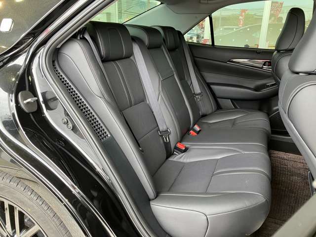 トヨタ クラウン　ハイブリッド ハイブリッド ２．５ Ｇ ＦＯＵＲ ４ＷＤ H26年 (近畿) 99