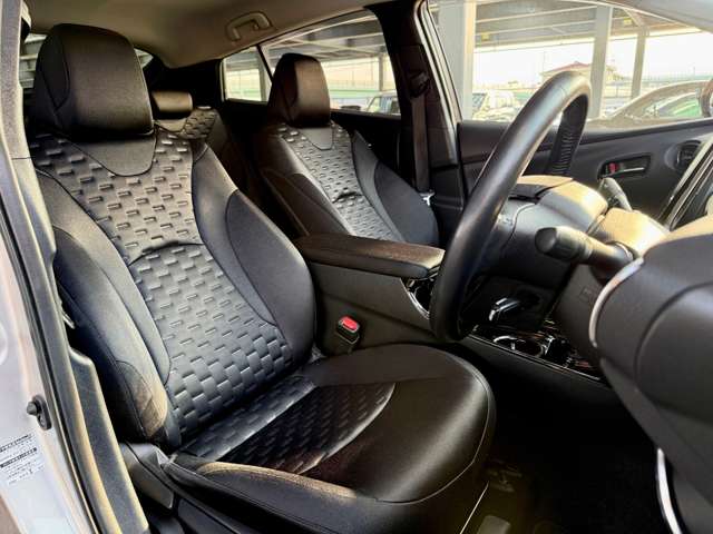 トヨタ プリウスＰＨＶ １．８ Ｓ ナビパッケージ セーフティ プラス H30年 (関東) 99