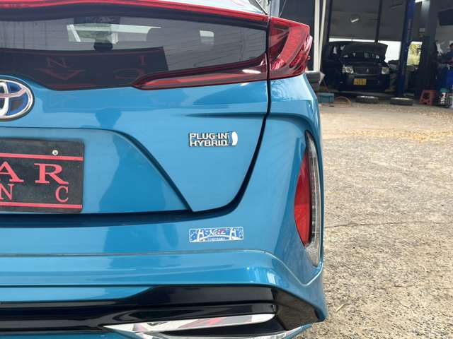トヨタ プリウスＰＨＶ １．８ Ｓ ナビパッケージ H29年 (関東) 99