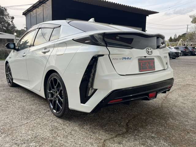 トヨタ プリウスＰＨＶ １．８ Ｓ ナビパッケージ ＧＲ スポーツ H29年 (関東) 99