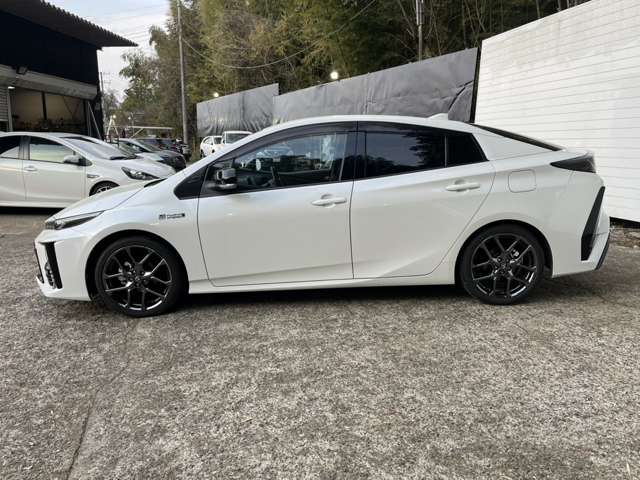 トヨタ プリウスＰＨＶ １．８ Ｓ ナビパッケージ ＧＲ スポーツ H29年 (関東) 99