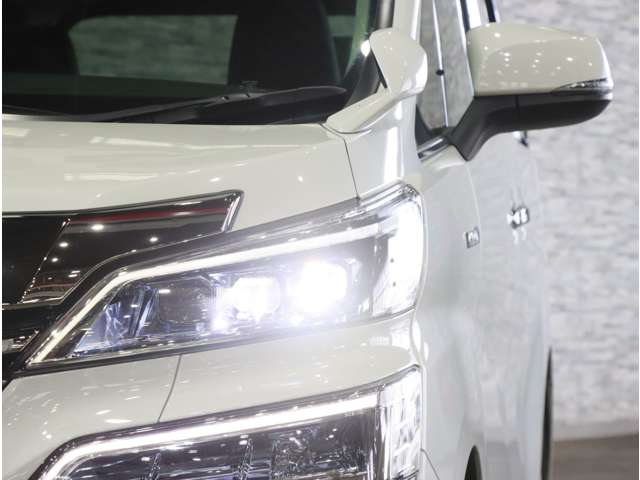 トヨタ ヴェルファイア　ハイブリッド ハイブリッド ２．５ ＺＲ Ｅ－ＦＯＵＲ ４ＷＤ H30年 (関東) 99