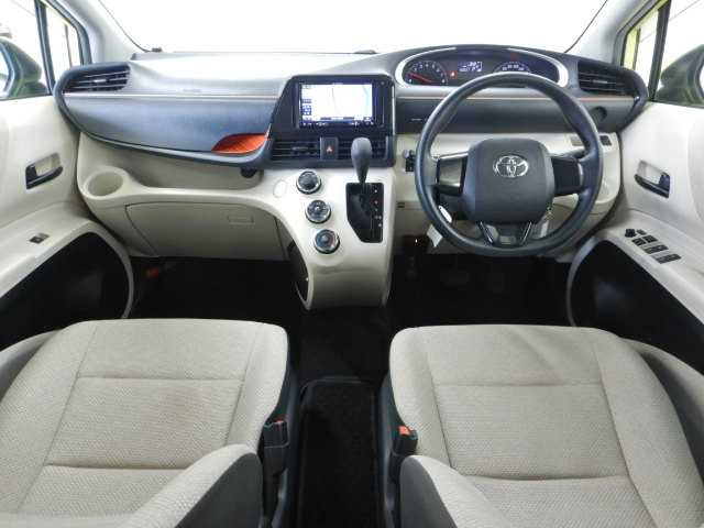 トヨタ シエンタ １．５ Ｘ H29年 (九州・沖縄) 99