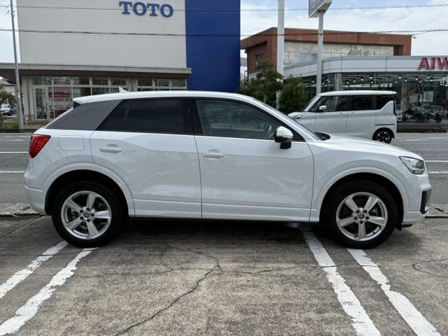 アウディ Ｑ２ １．０　ＴＦＳＩ　スポーツ H29年 (東海) 99