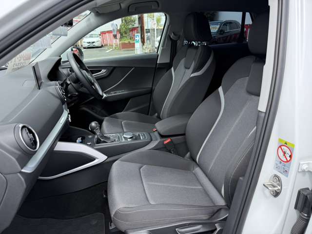 アウディ Ｑ２ １．０　ＴＦＳＩ　スポーツ H29年 (東海) 99