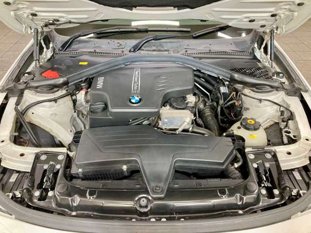 ＢＭＷ ３シリーズ ３２０Ｉ Ｘドライブ ラグジュアリー ４ＷＤ H24年 () 99