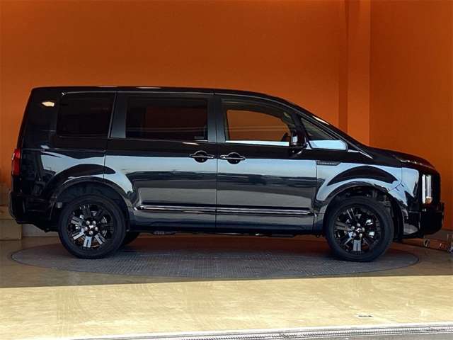 三菱 デリカ　Ｄ：５ ２．２ シャモニー 電動サイドステップ非装着車 ディーゼルターボ ４ＷＤ R8年 (近畿) 99