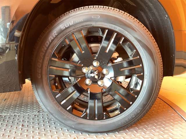 三菱 デリカ　Ｄ：５ ２．２ シャモニー 電動サイドステップ非装着車 ディーゼルターボ ４ＷＤ R8年 (近畿) 99