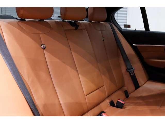 ＢＭＷアルピナ Ｄ３ リムジン ビターボ R1年 (関東) 99