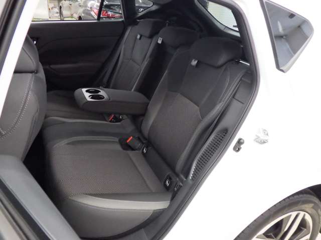 スバル インプレッサ　ハイブリッド ２．０ ＳＴ－Ｈ ４ＷＤ R5年 () 99