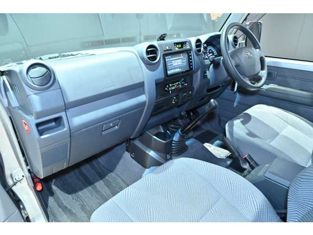 トヨタ ランドクルーザーバン ４．０ ４ＷＤ H27年 () 99