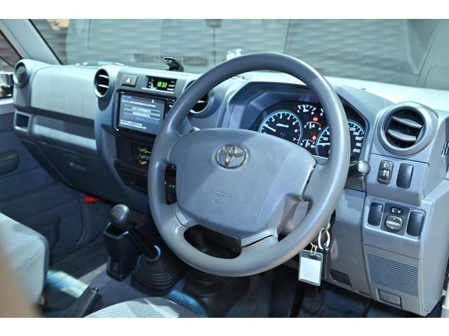 トヨタ ランドクルーザーバン ４．０ ４ＷＤ H27年 () 99