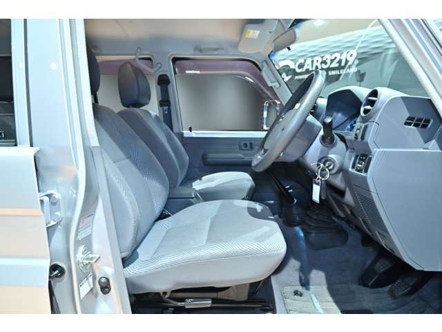 トヨタ ランドクルーザーバン ４．０ ４ＷＤ H27年 () 99