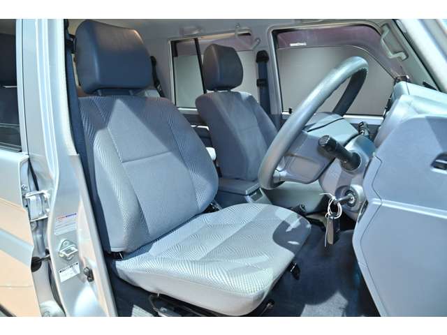 トヨタ ランドクルーザーバン ４．０ ４ＷＤ H27年 () 99
