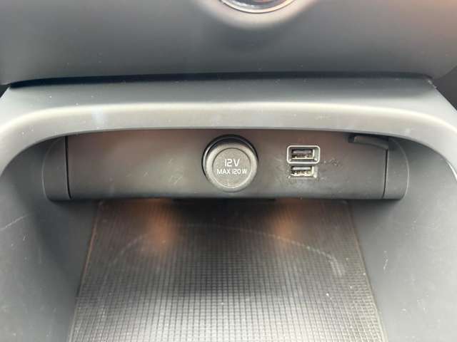 ボルボ ＸＣ４０ Ｂ４　モメンタム R2年 (関東) 99