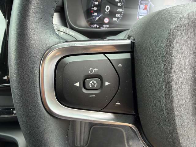 ボルボ ＸＣ４０ Ｂ４　モメンタム R2年 (関東) 99