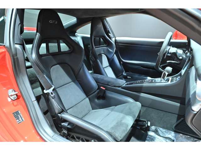 ポルシェ ９１１ ＧＴ３ ＰＤＫ H26年 (関東) 99