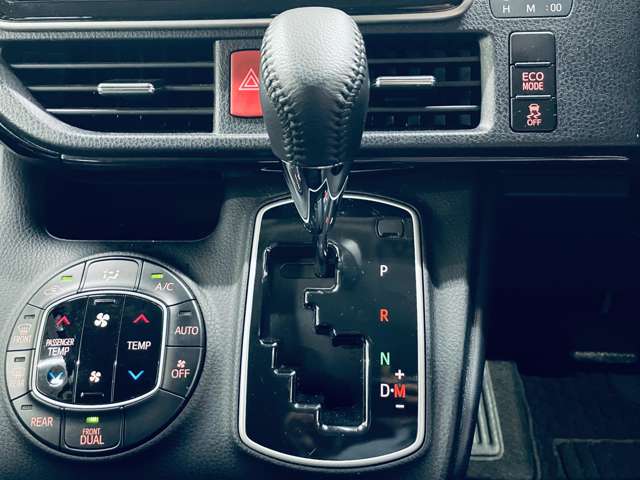 トヨタ ヴォクシー ２．０ ＺＳ H26年 (近畿) 99