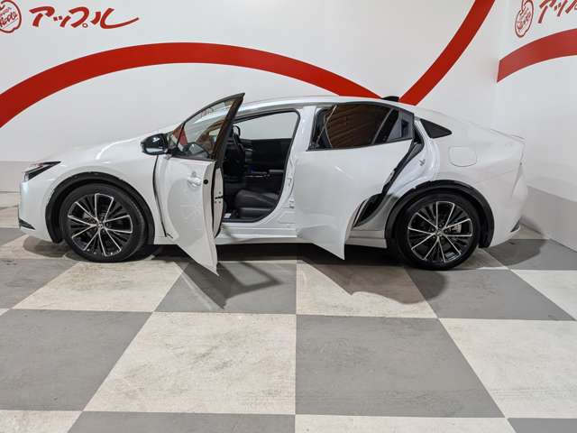 トヨタ プリウス ２．０ Ｚ Ｅ－ＦＯＵＲ ４ＷＤ R5年 () 99