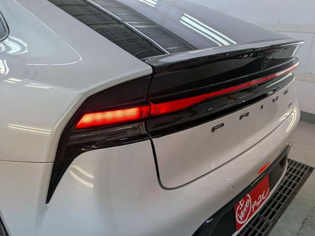 トヨタ プリウス ２．０ Ｚ Ｅ－ＦＯＵＲ ４ＷＤ R5年 () 99