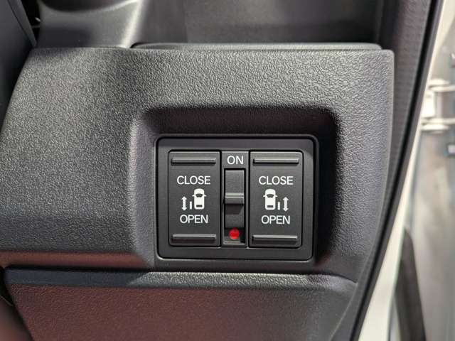 ホンダ Ｎ　ＢＯＸ カスタム ６６０ ターボ ４ＷＤ R8年 (東北) 99