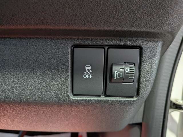 ホンダ Ｎ　ＢＯＸ カスタム ６６０ ターボ ４ＷＤ R8年 (東北) 99