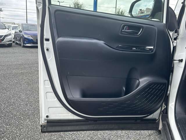 トヨタ ノア ２．０ ＳＩ H29年 () 99