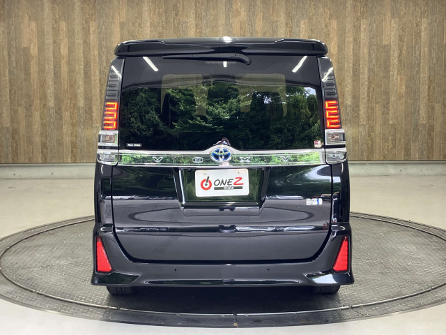 トヨタ ヴォクシー １．８ ハイブリッド ＺＳ 煌ＩＩＩ R3年 (近畿) 99