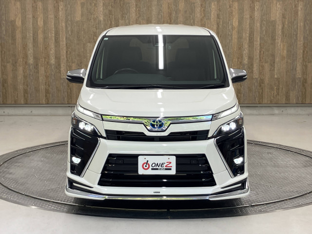 トヨタ ヴォクシー １．８ ハイブリッド ＺＳ 煌ＩＩＩ R3年 (近畿) 99