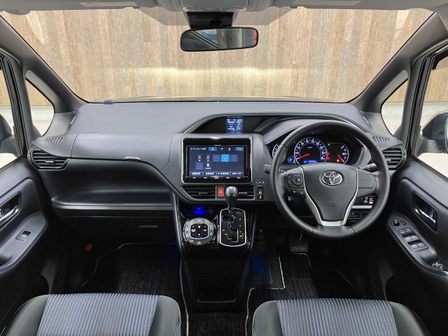 トヨタ ヴォクシー ２．０ ＺＳ 煌ＩＩ H28年 (近畿) 99