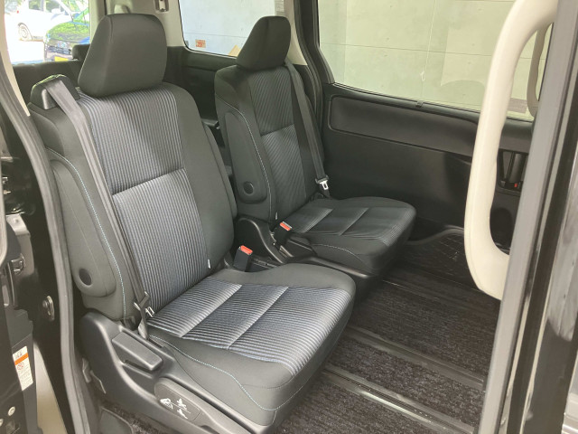 トヨタ ヴォクシー ２．０ ＺＳ 煌ＩＩ H28年 (近畿) 99