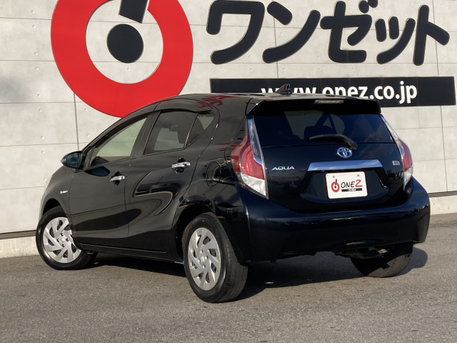 トヨタ アクア １．５ Ｓ スタイルブラック H29年 (四国) 99