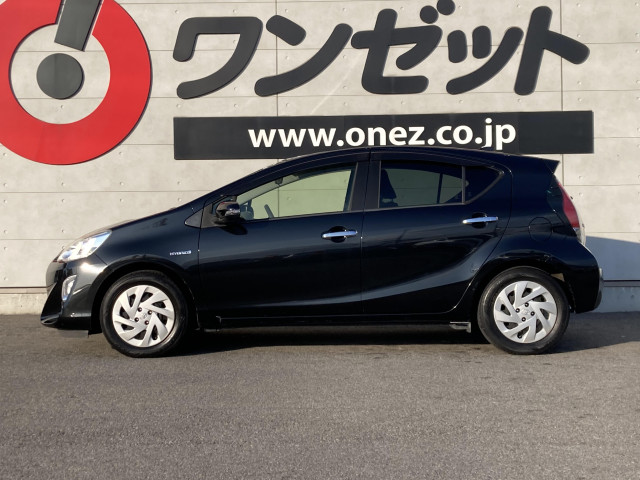 トヨタ アクア １．５ Ｓ スタイルブラック H29年 (四国) 99