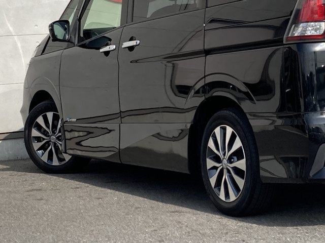 日産 セレナ ２．０ ハイウェイスター H28年 (四国) 99