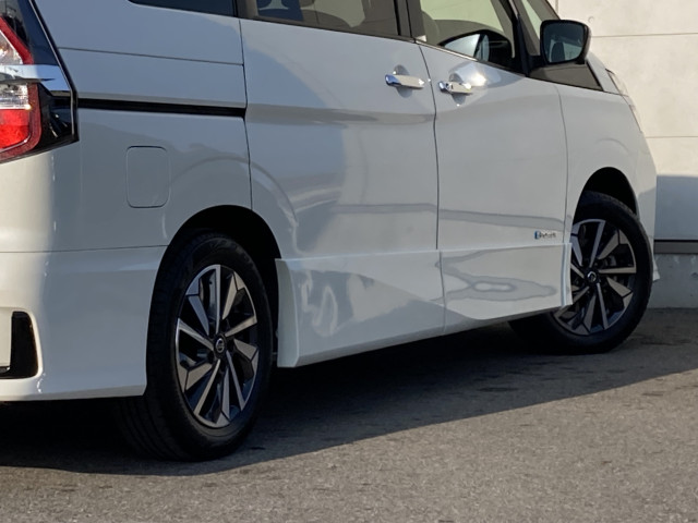 日産 セレナ １．２ Ｅ－ＰＯＷＥＲ ハイウェイスター Ｖ R4年 (四国) 99