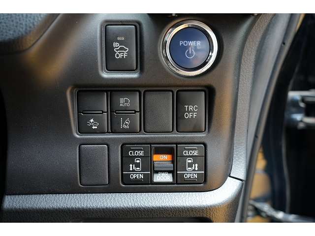 トヨタ ノア １．８ ハイブリッド ＳＩ H29年 () 99