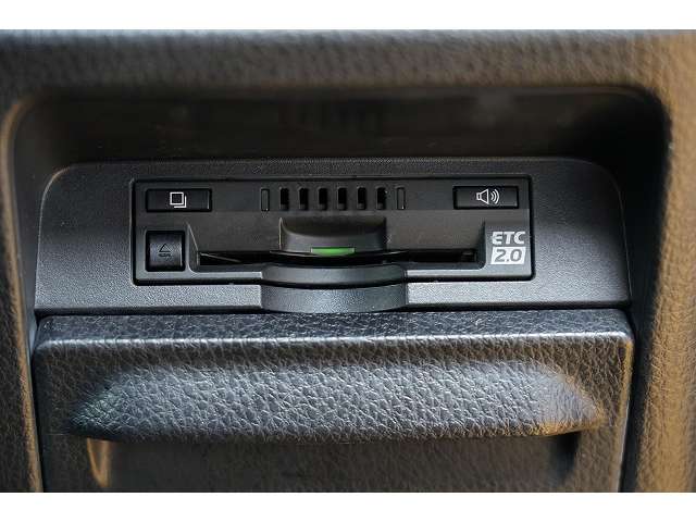 トヨタ ノア １．８ ハイブリッド ＳＩ H29年 () 99