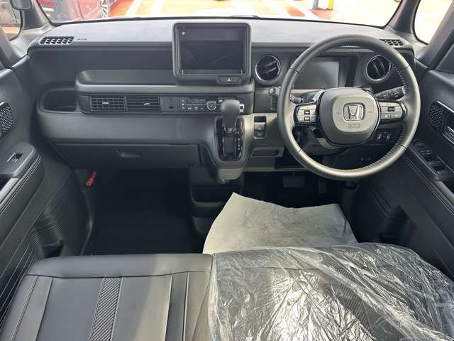 ホンダ Ｎ　ＢＯＸ カスタム ６６０ コーディネートスタイル モノトーン R8年 (東海) 99