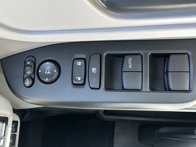 ホンダ Ｎ　ＢＯＸ ６６０ ファッションスタイル ２トーン R8年 (東海) 99