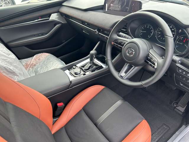 マツダ ＭＡＺＤＡ３　ファストバック ２．０ ２０Ｓ レトロスポーツエディション R8年 () 99