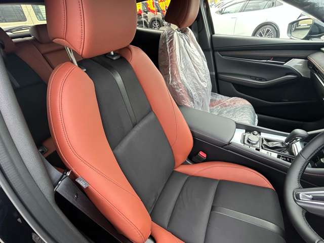 マツダ ＭＡＺＤＡ３　ファストバック ２．０ ２０Ｓ レトロスポーツエディション R8年 () 99